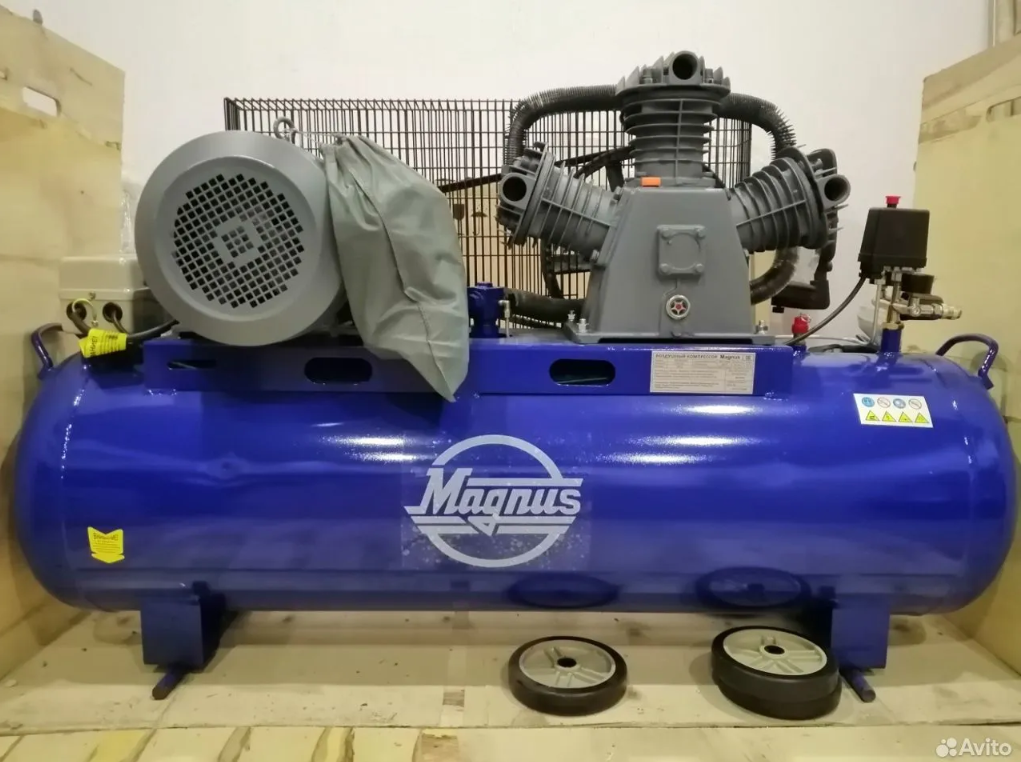 Koмпpесcop воздушный Маgnus 900/200S.